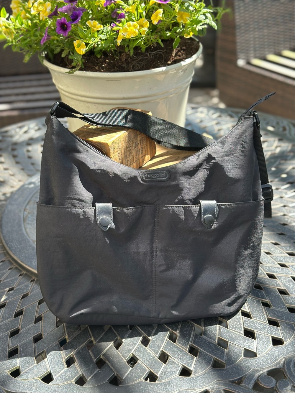 Baggallini Black Nylon Travel Organizer Shoulder Bag Multi Pocket